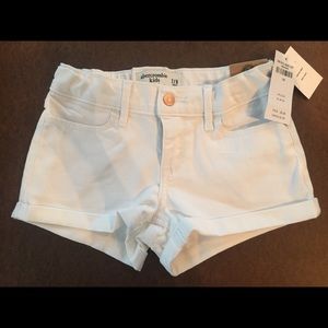 NWT white Abercrombie & Fitch shorty shorts